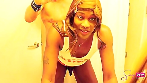Hawt sweetheart takes up the ass
