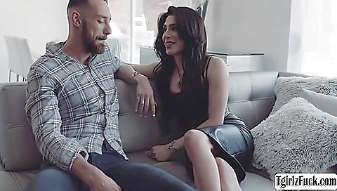 Married girl gets fucked and cum