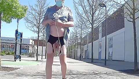 Hot slut loves to be fucked by horny serving