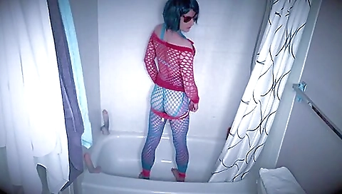 Milf & huge cock in her ass gets a mouth