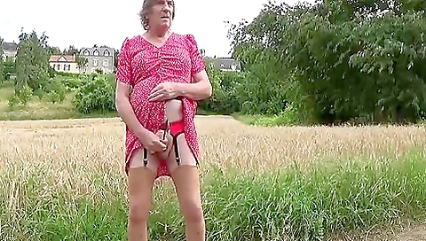 Sexy chick with a hot body fuck