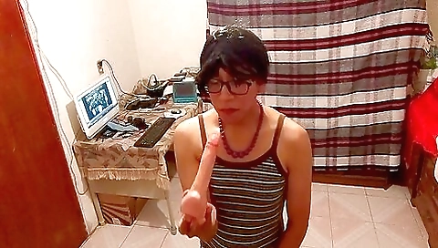 Hawt babe fucks like a slut